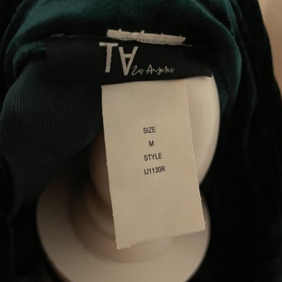 Green Velvet Long Sleeve Smoking Jacket - Picture 3 of 5